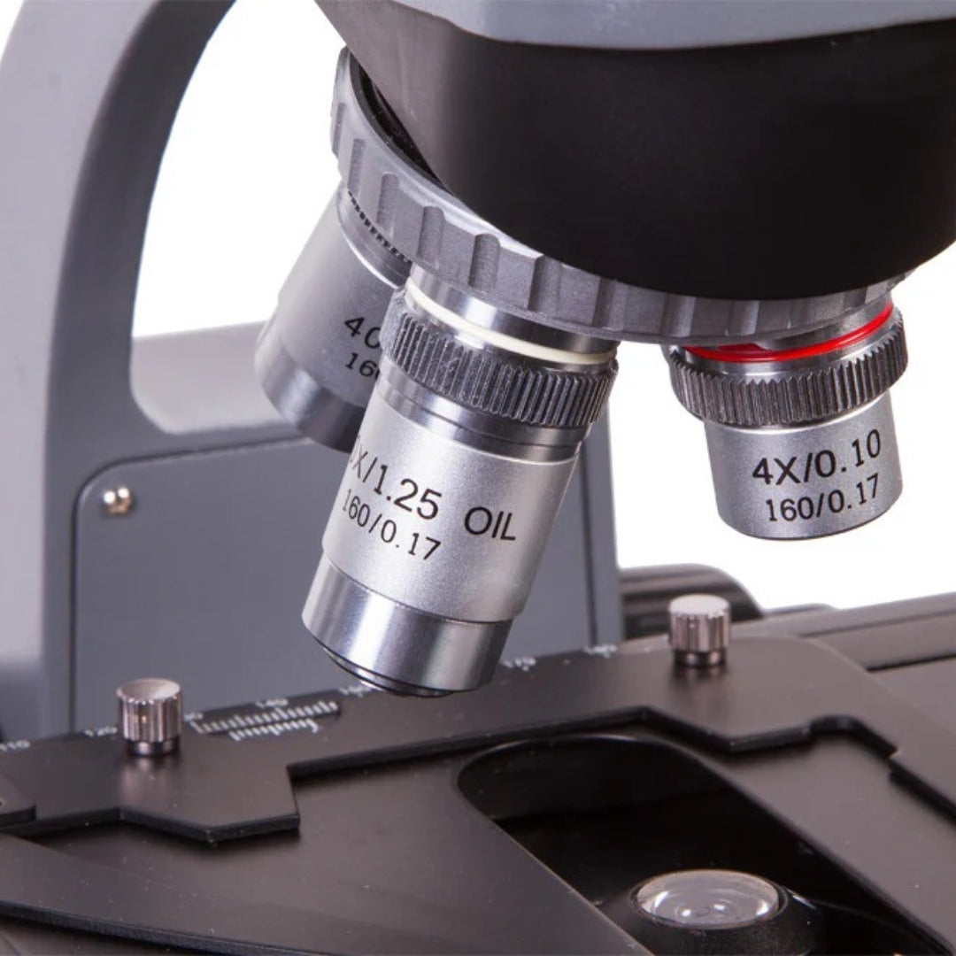 Microscopio binocular Levenhuk 720B
