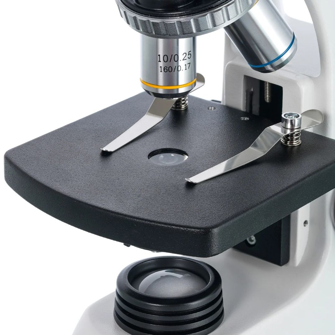 Microscopio monocular Levenhuk 400M