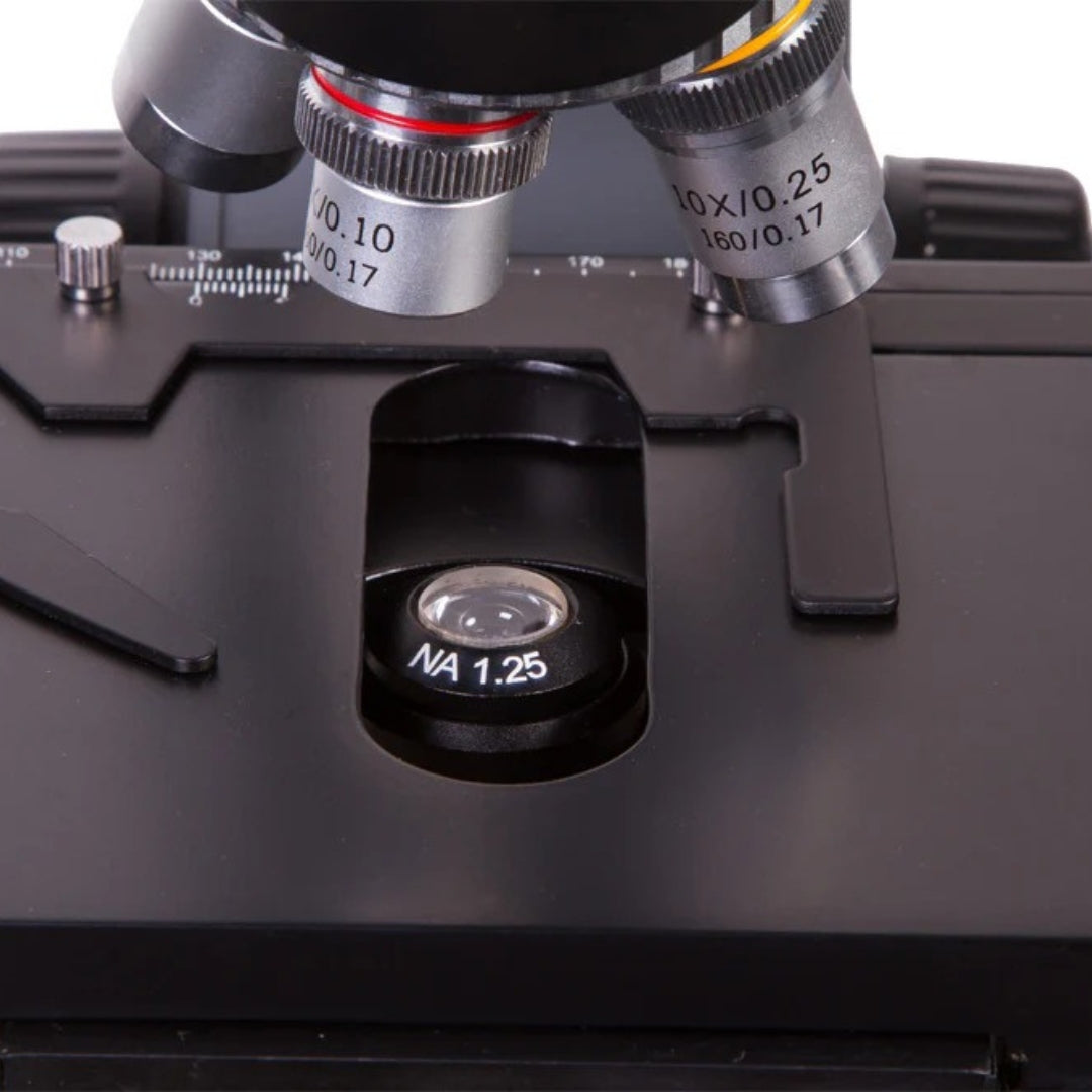 Microscopio binocular Levenhuk 720B